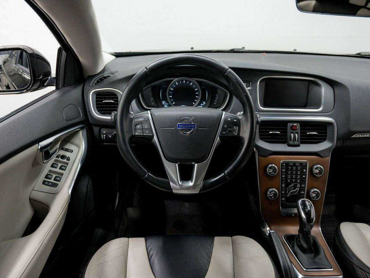 Volvo V40 Cross Country, 2015 Фото №9
