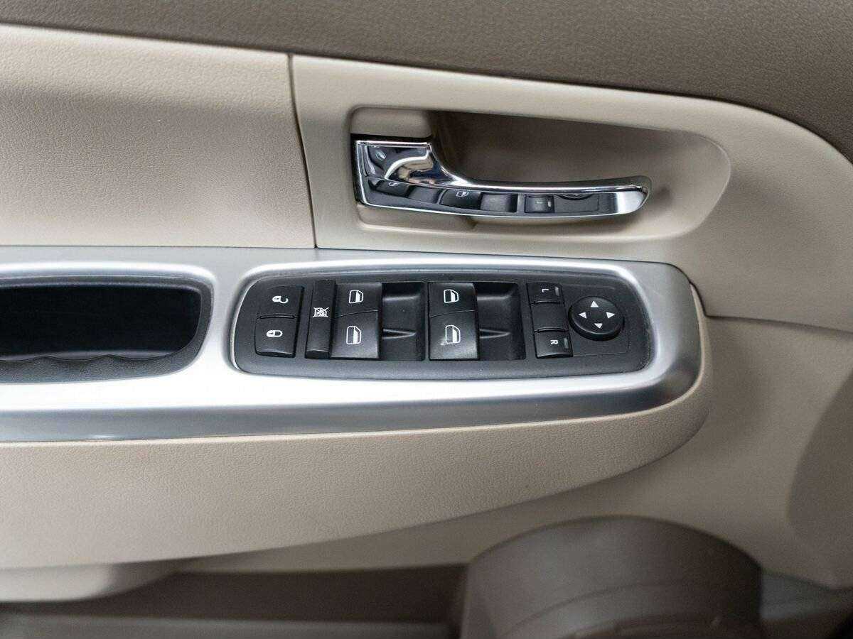 Jeep Cherokee, 2010 Фото №14