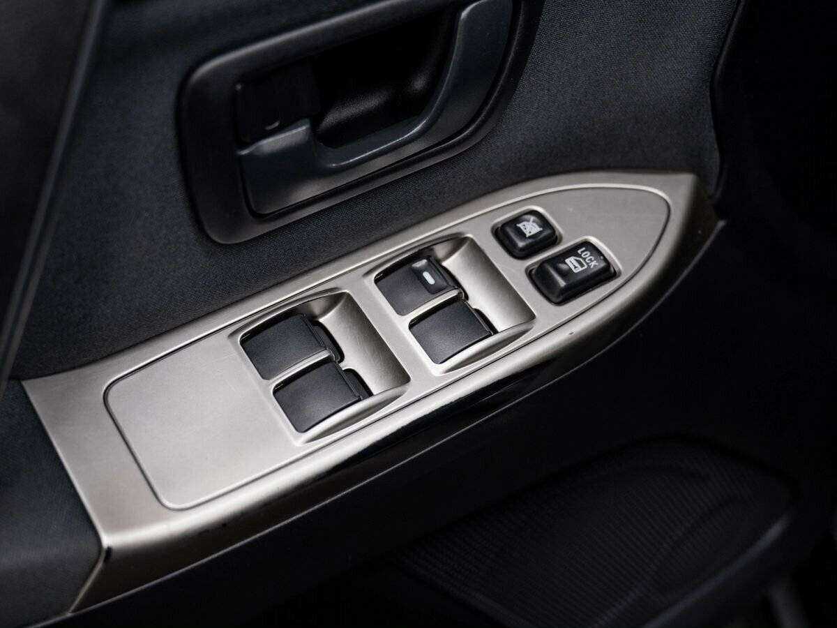 Mitsubishi Pajero, 2011 Фото №19