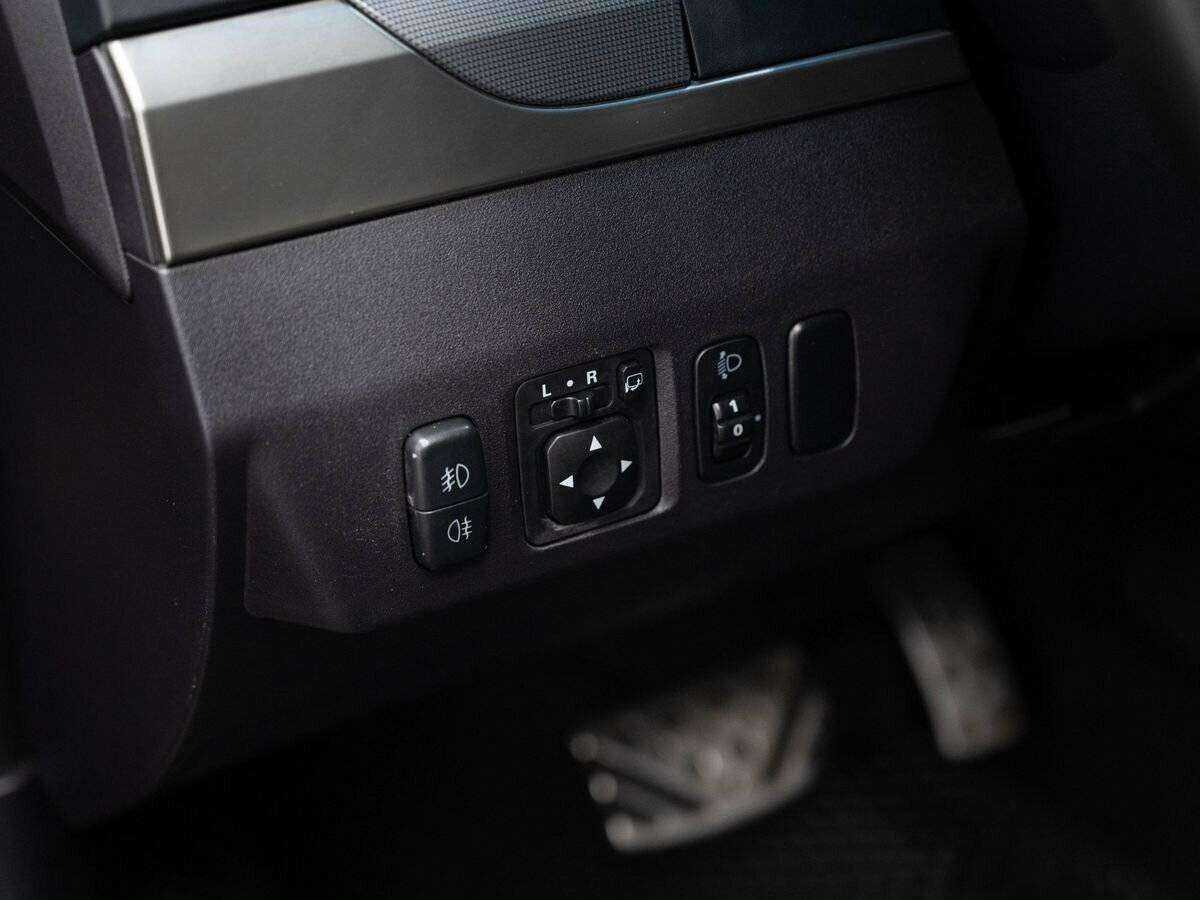 Mitsubishi Pajero, 2011 Фото №20