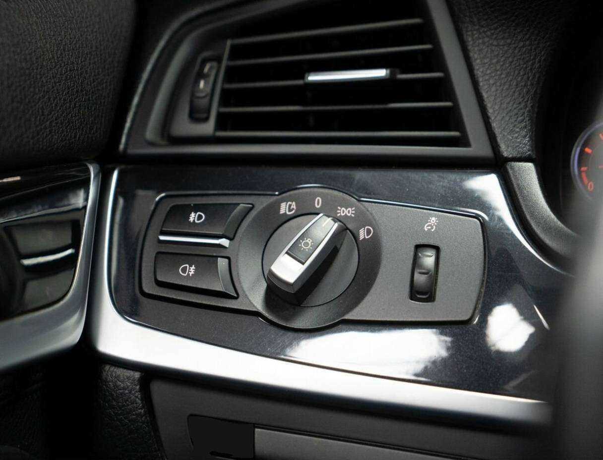 BMW 5 серии 530d xDrive, 2013 Фото №18