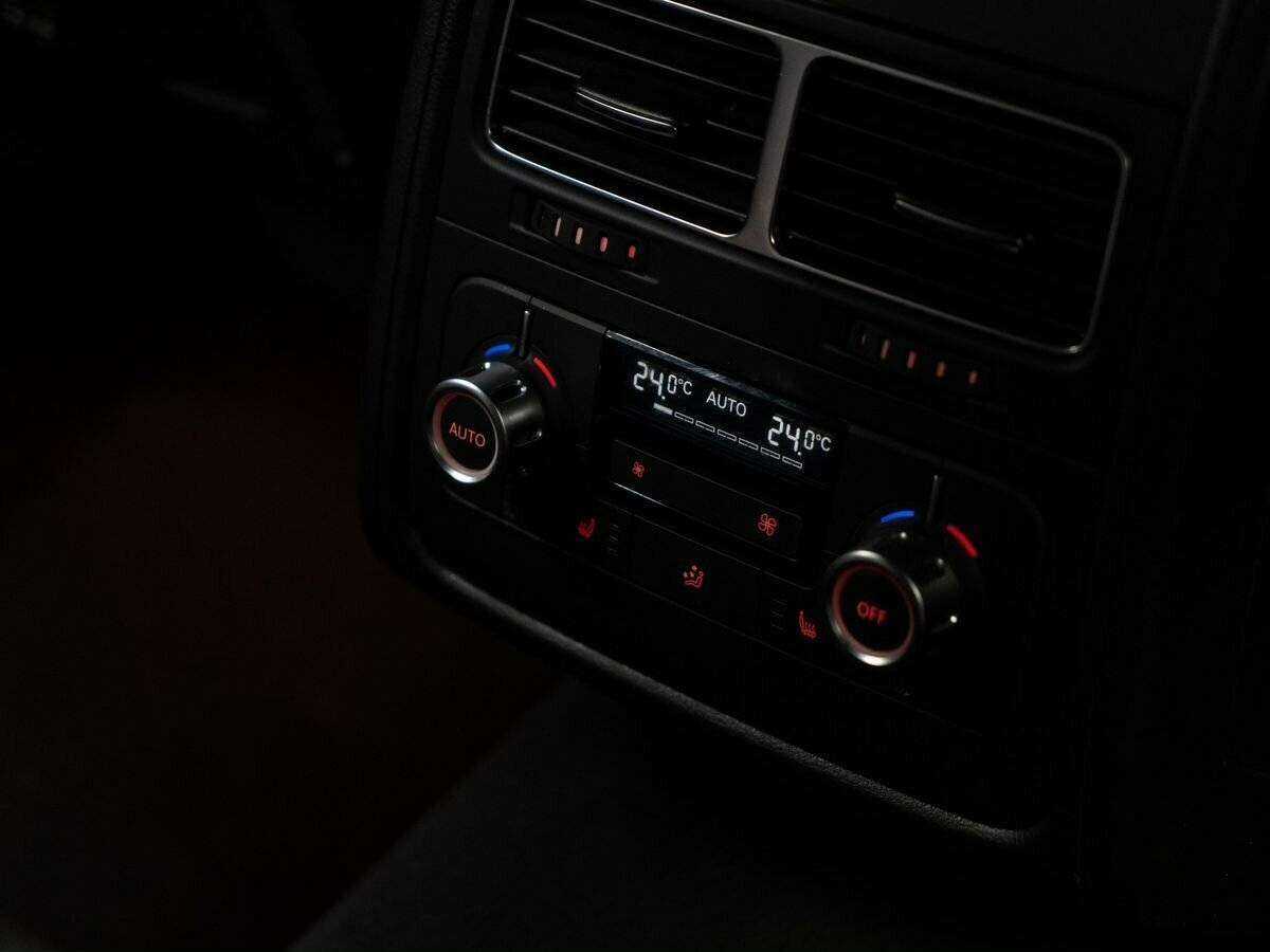 Volkswagen Touareg, 2010 Фото №10