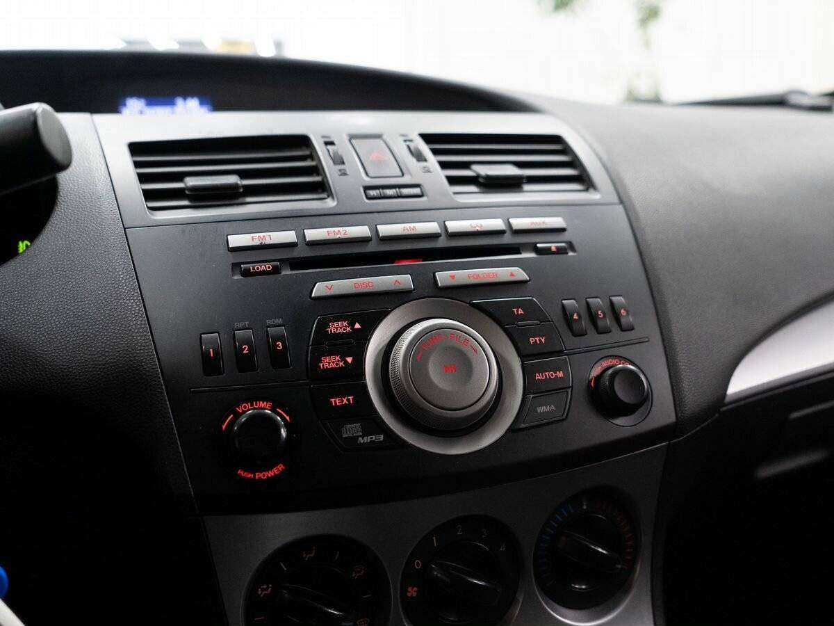 Mazda 3, 2011 Фото №14