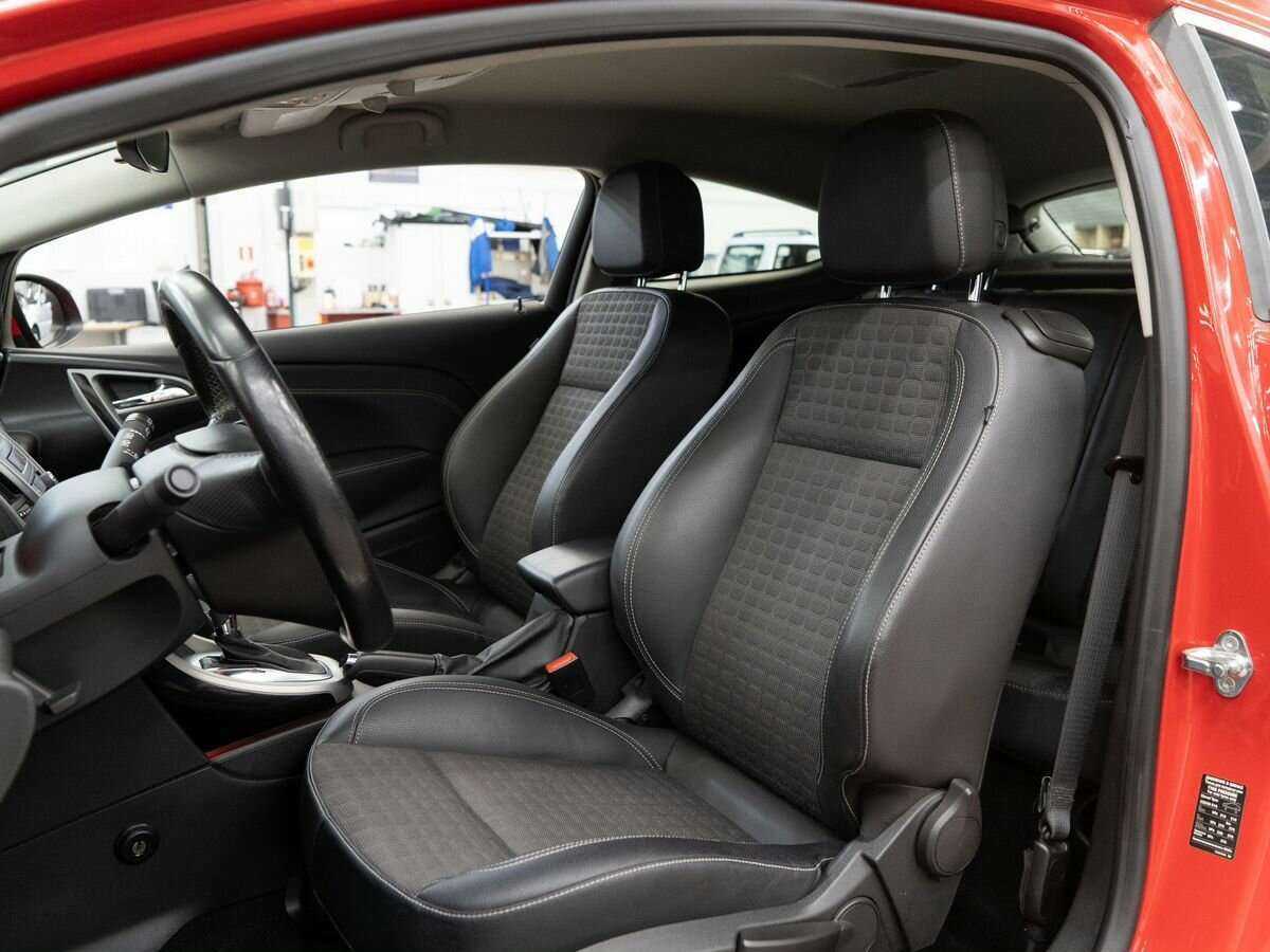 Opel Astra GTC, 2012 - 151 000 км. | Фото №6