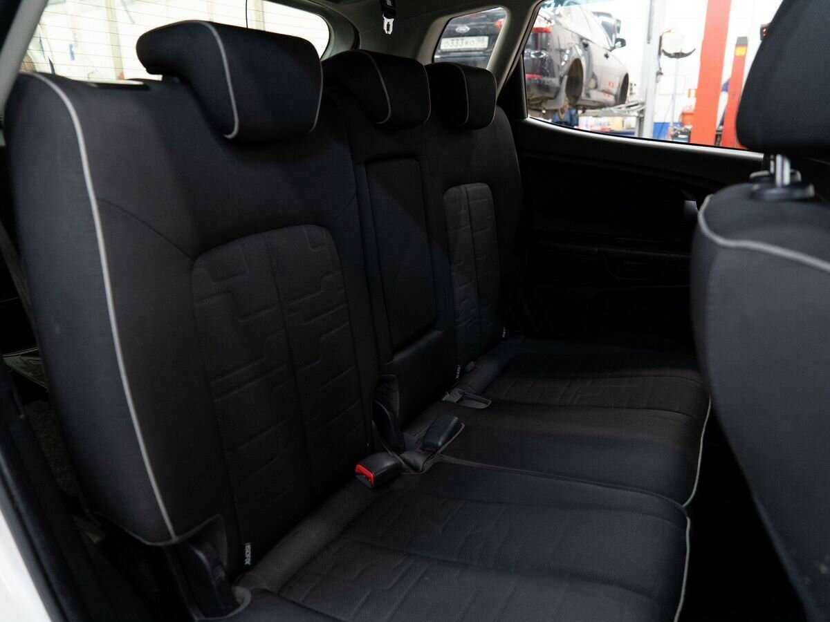 Kia Venga, 2011 Фото №11