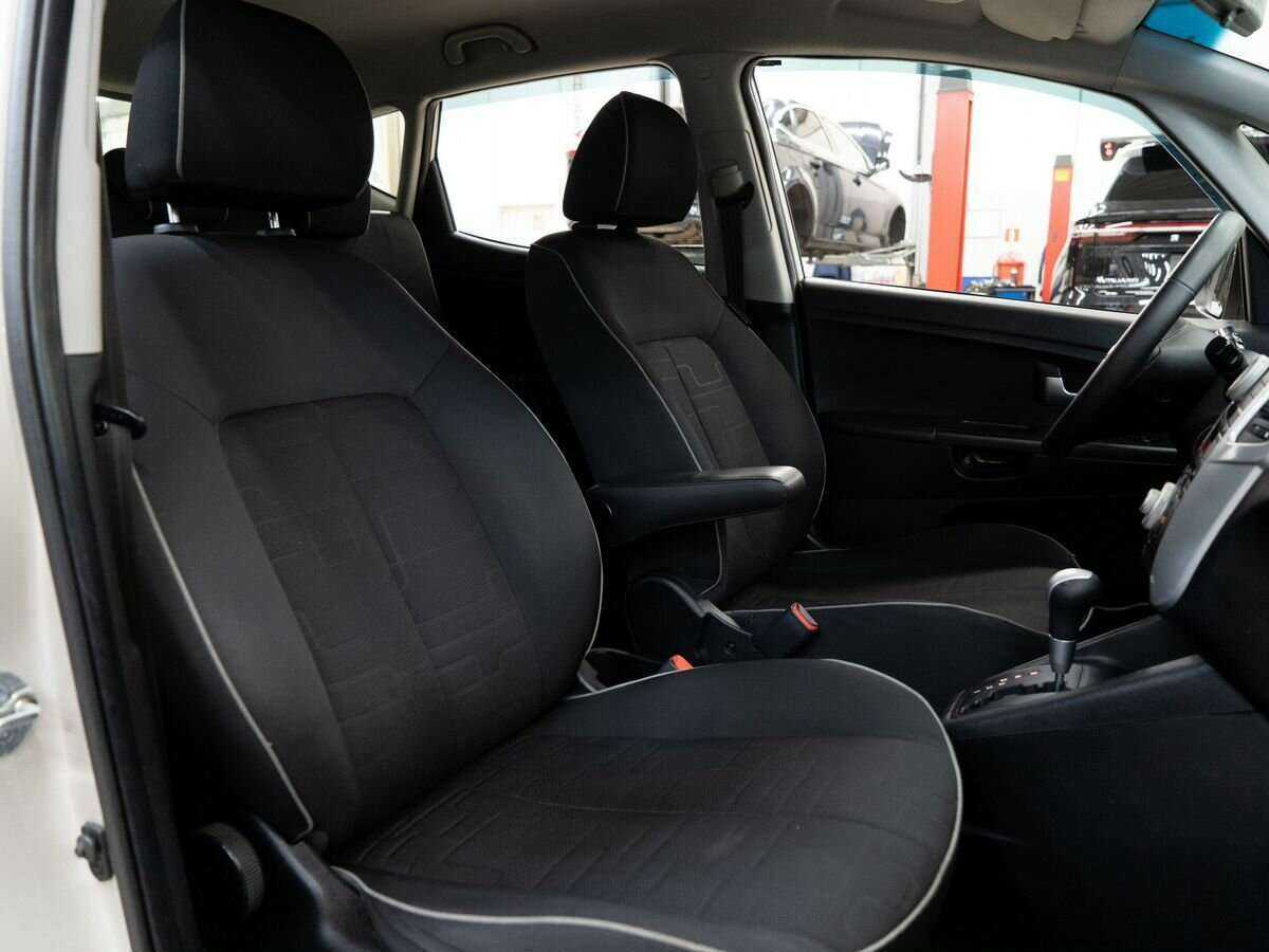 Kia Venga, 2011 Фото №12