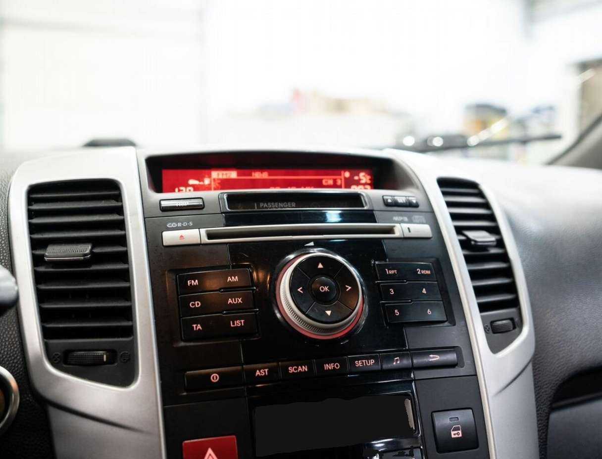 Kia Venga, 2011 Фото №16