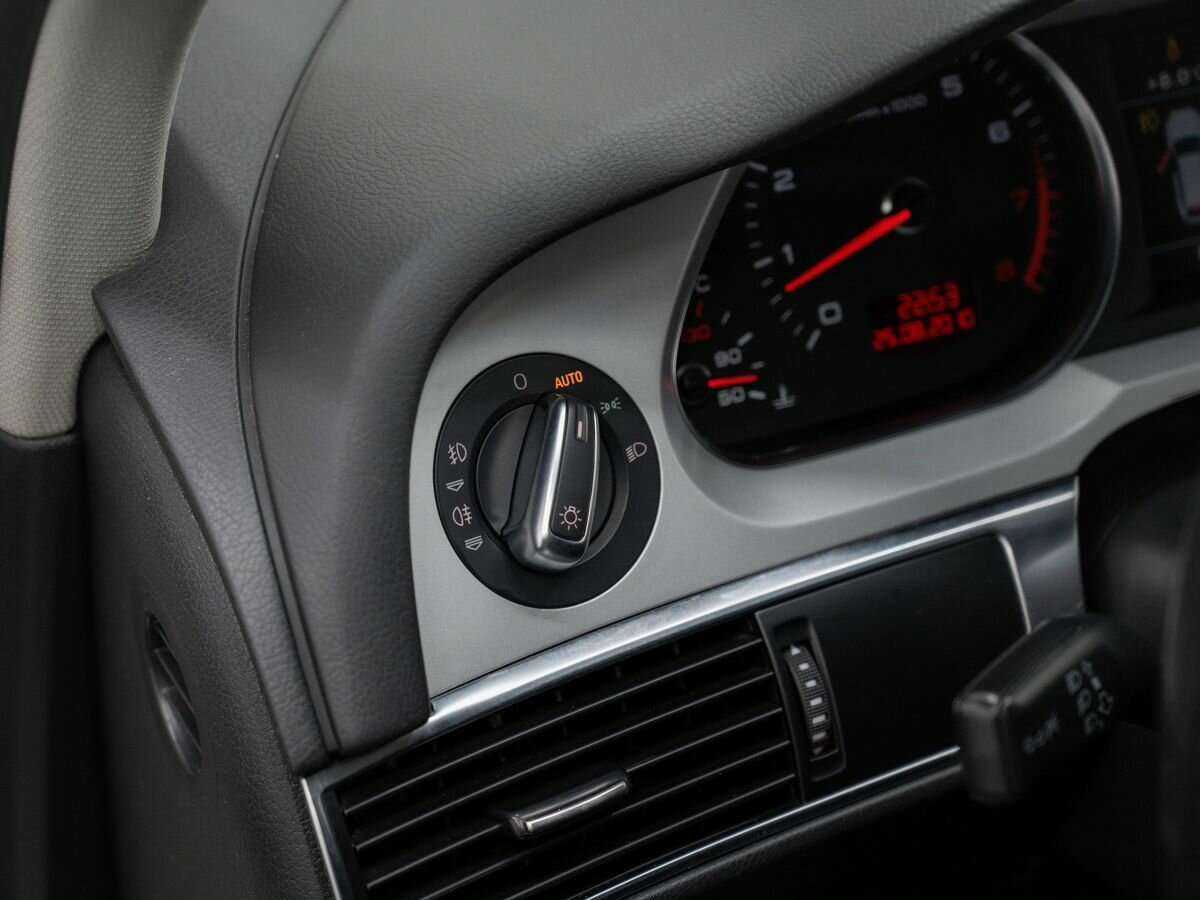 Audi A6 allroad, 2011 Фото №17