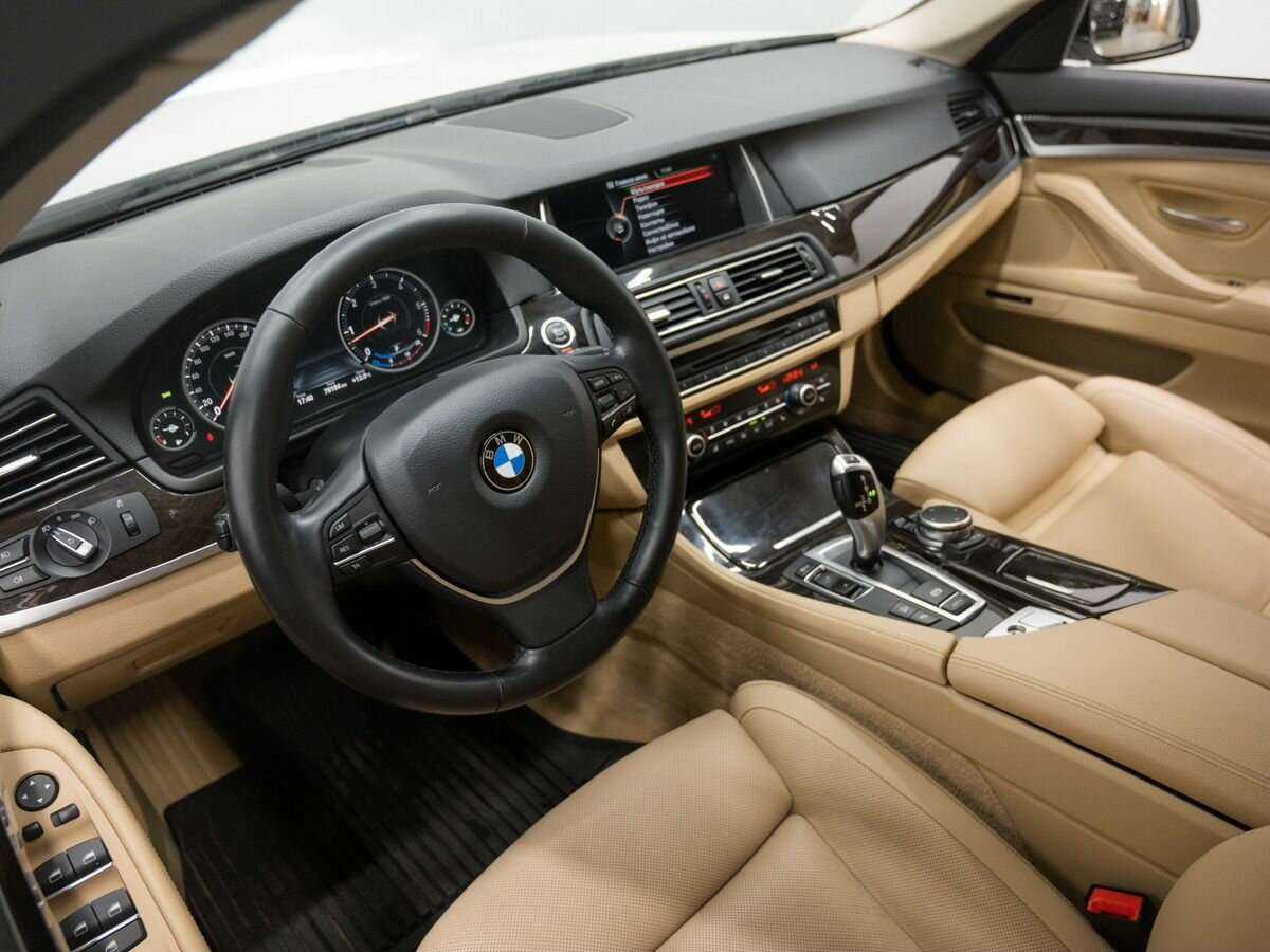 BMW 5 серии 530d xDrive, 2015 Фото №12
