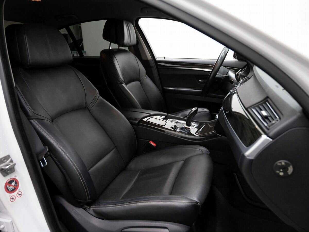 BMW 5 серии 530d xDrive, 2016 Фото №12