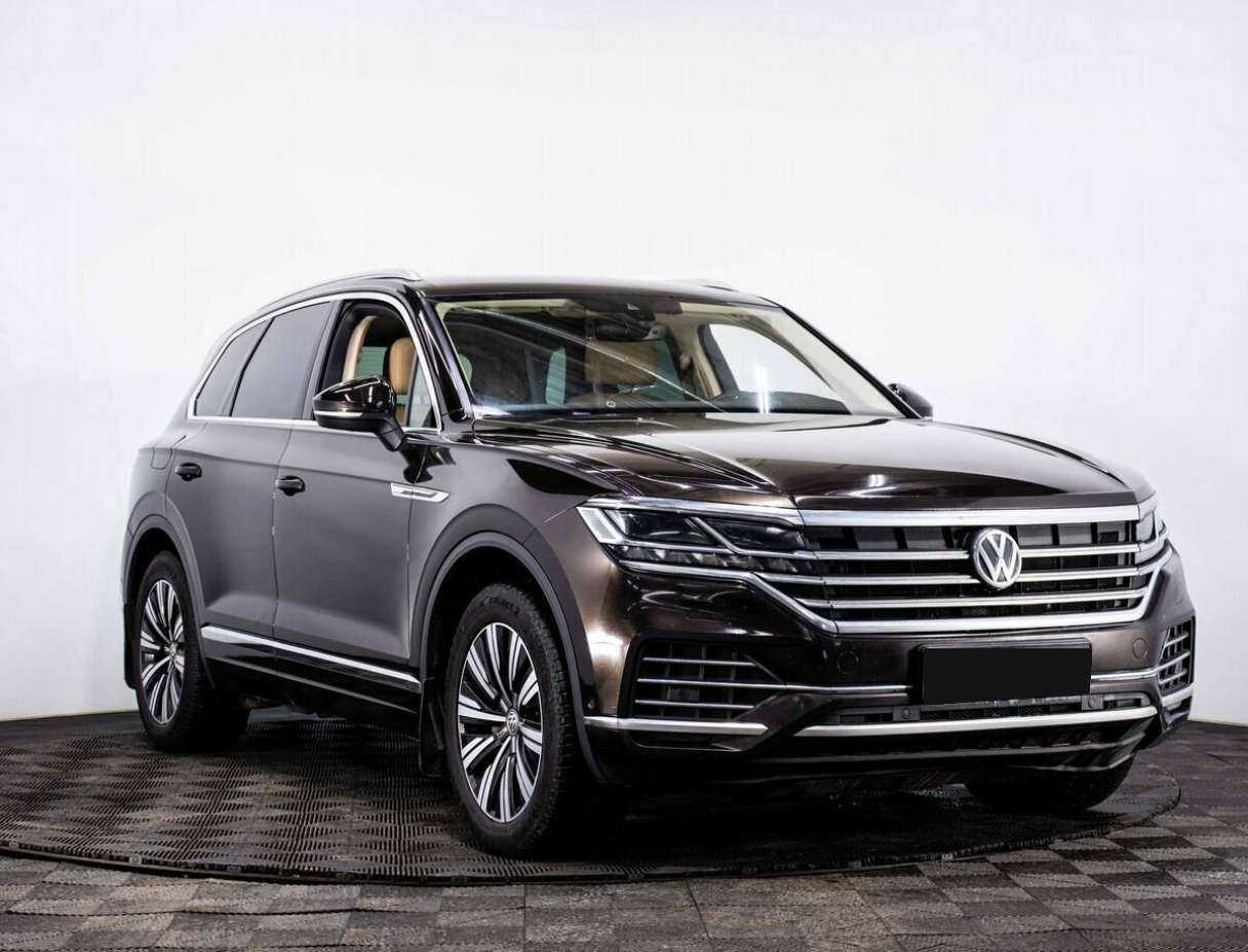 Volkswagen Touareg, 2018 - 235 000 км. | Фото №3