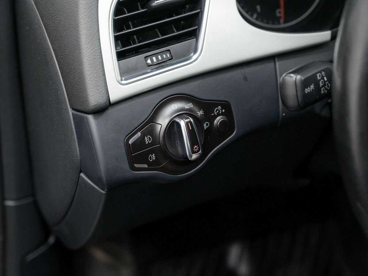 Audi A4, 2010 Фото №16