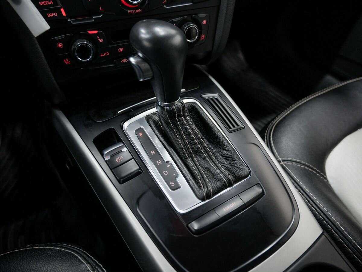 Audi A4, 2010 Фото №18