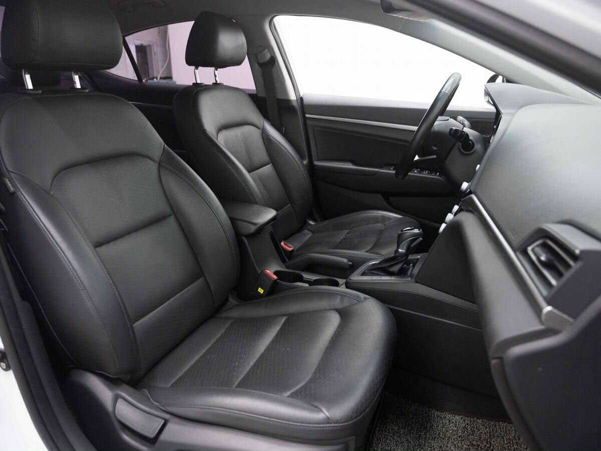 Hyundai Avante, 2018 Фото №12