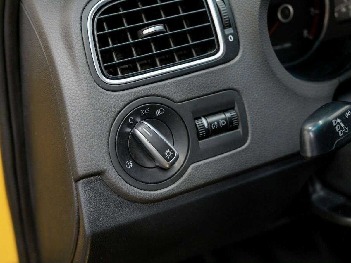 Volkswagen Polo, 2011 Фото №17