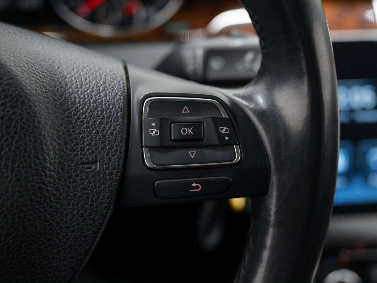 Volkswagen Passat, 2011 Фото №18