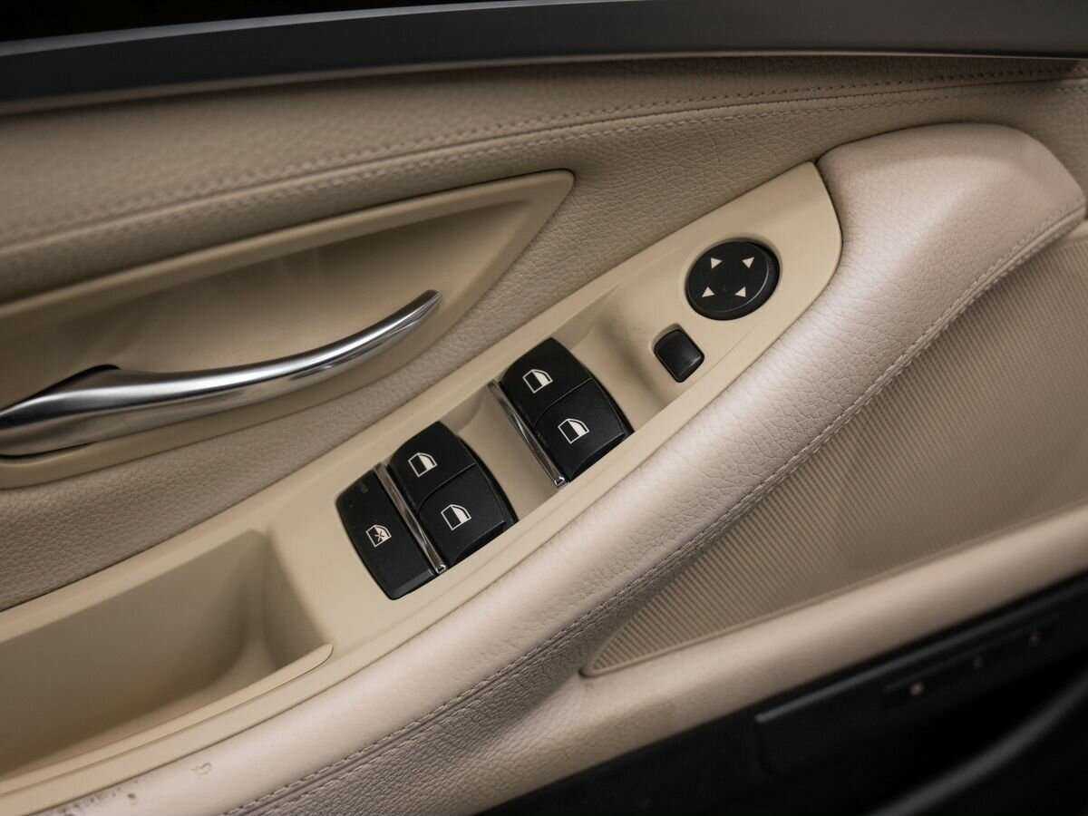 BMW 5 серии 525d, 2011 Фото №15