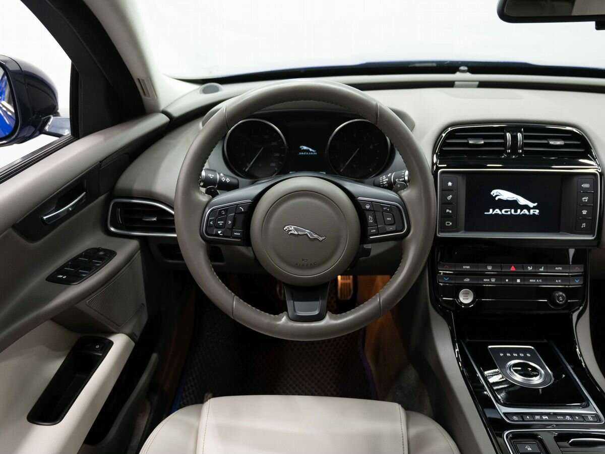 Jaguar XE, 2017 Фото №14