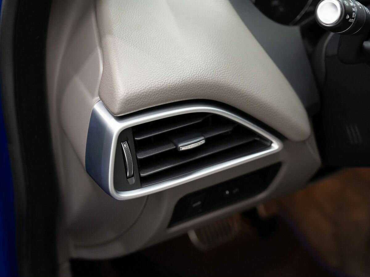 Jaguar XE, 2017 Фото №20