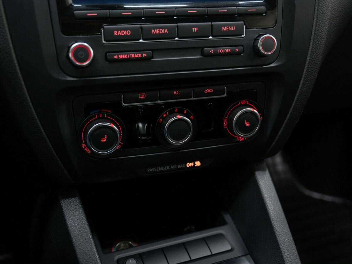Volkswagen Jetta, 2011 Фото №16