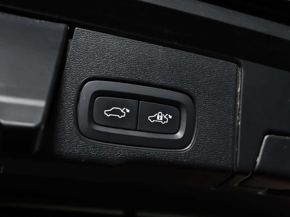 Volvo XC60, 2021 Фото №21