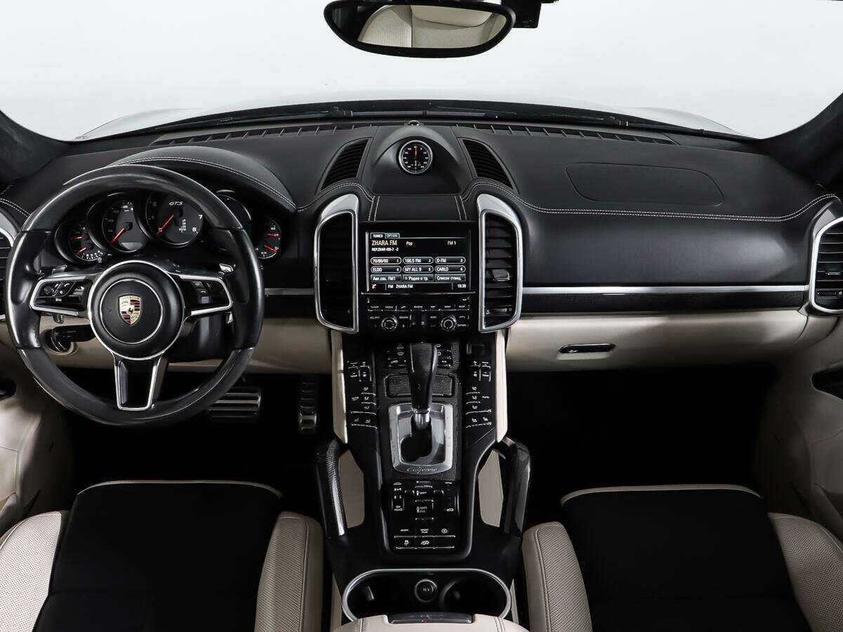 Porsche Cayenne GTS, 2015 Фото №13