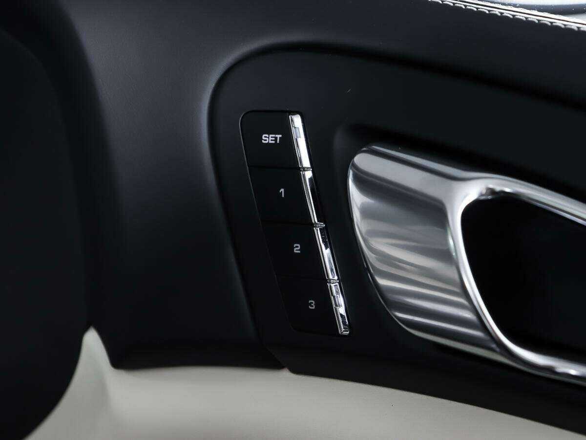 Porsche Cayenne GTS, 2015 Фото №18