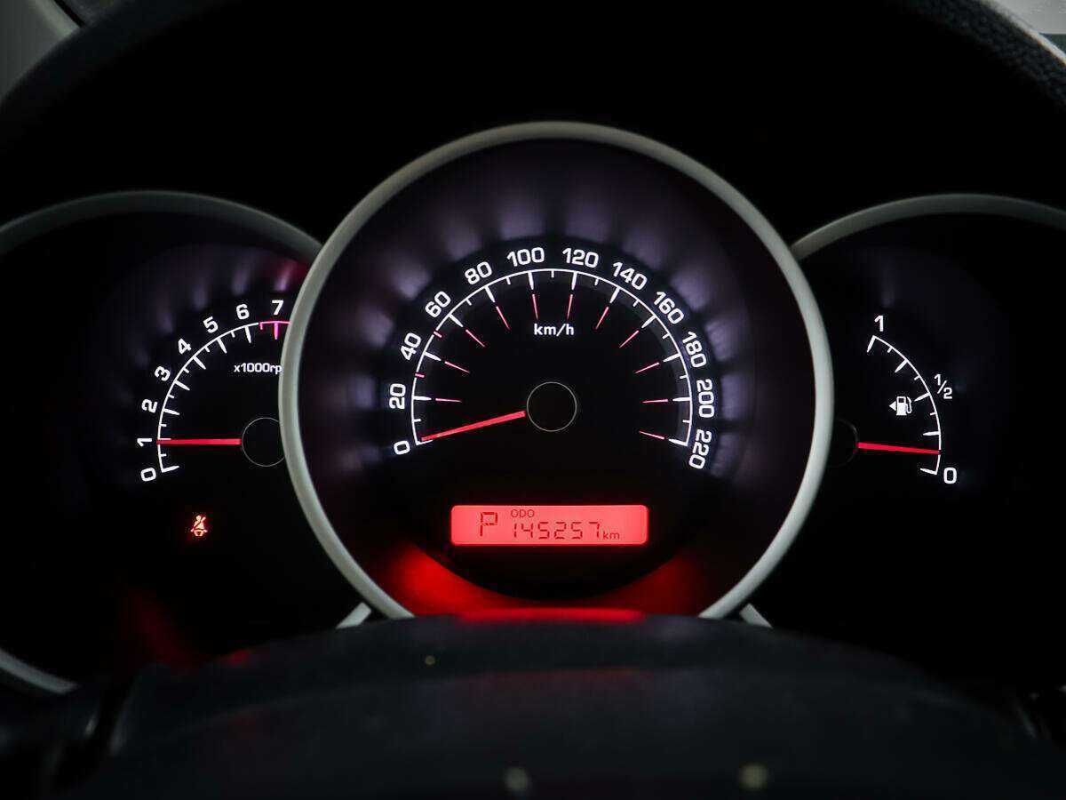 Kia Venga, 2011 Фото №14