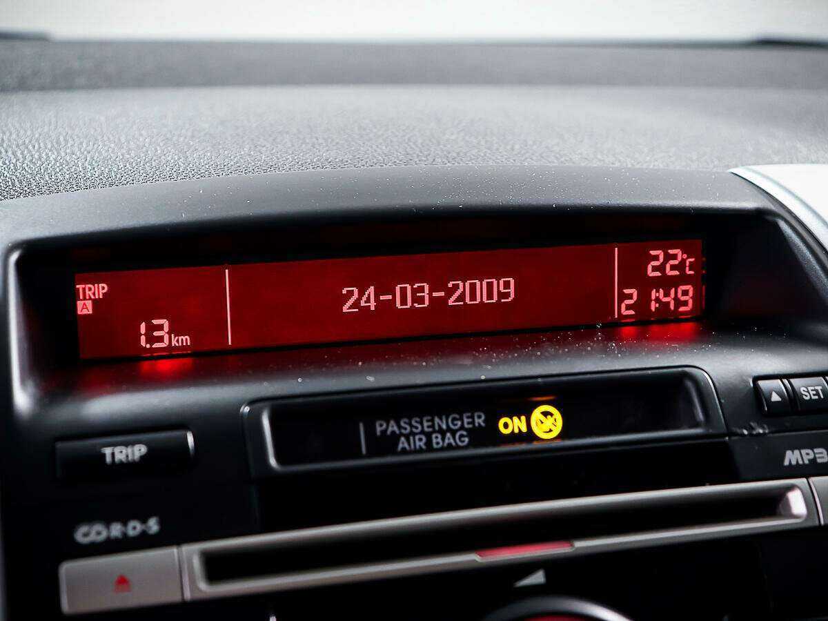 Kia Venga, 2011 Фото №21