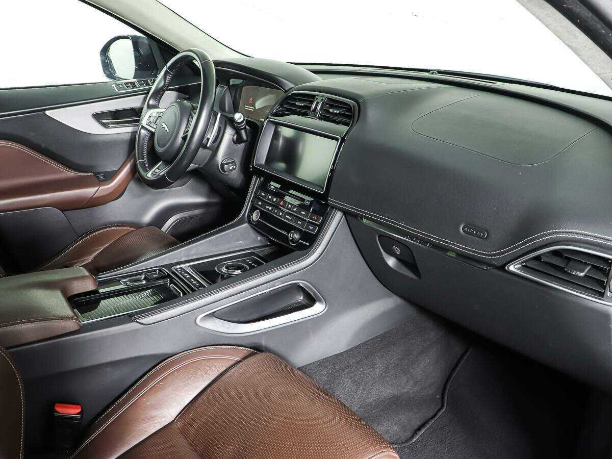 Jaguar F-Pace, 2017 Фото №9