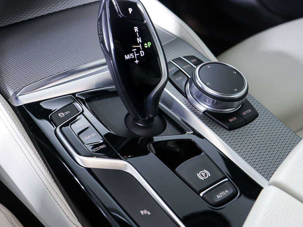 BMW 5 серии 530i xDrive, 2019 Фото №25