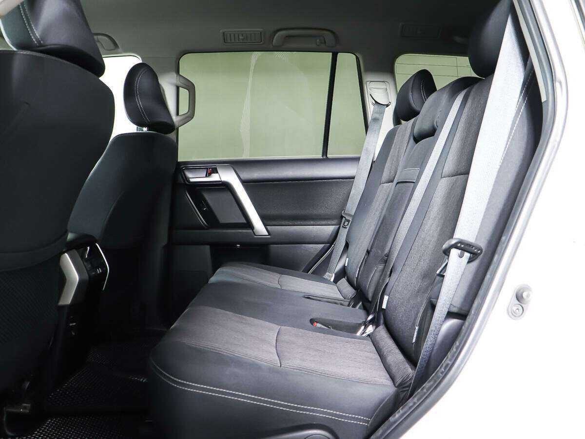 Toyota Land Cruiser Prado, 2021 Фото №10