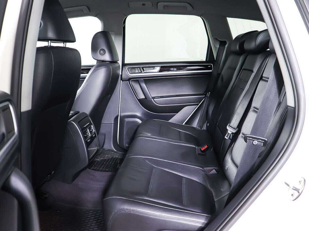 Volkswagen Touareg, 2010 Фото №10