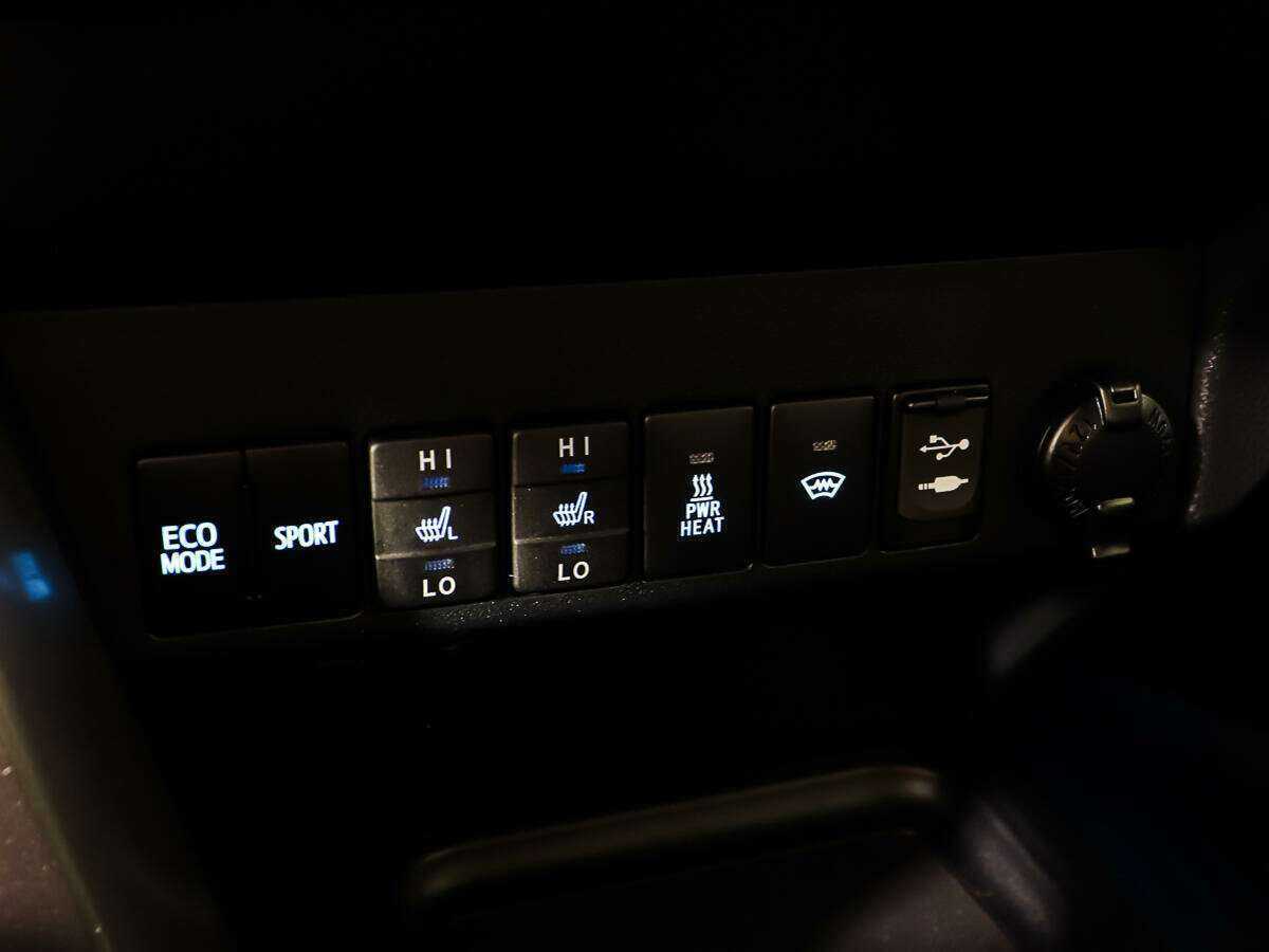 Toyota RAV4, 2018 Фото №17