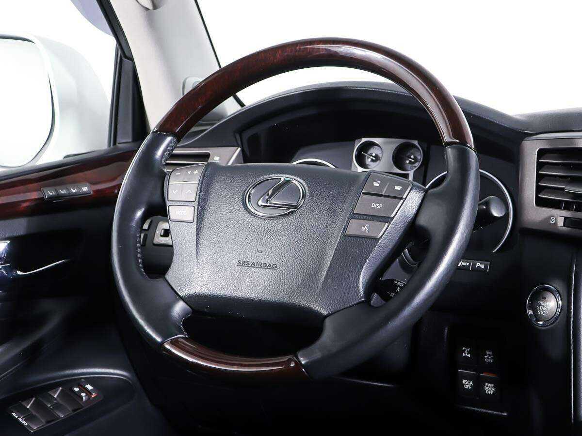 Lexus LX 570, 2011 Фото №16