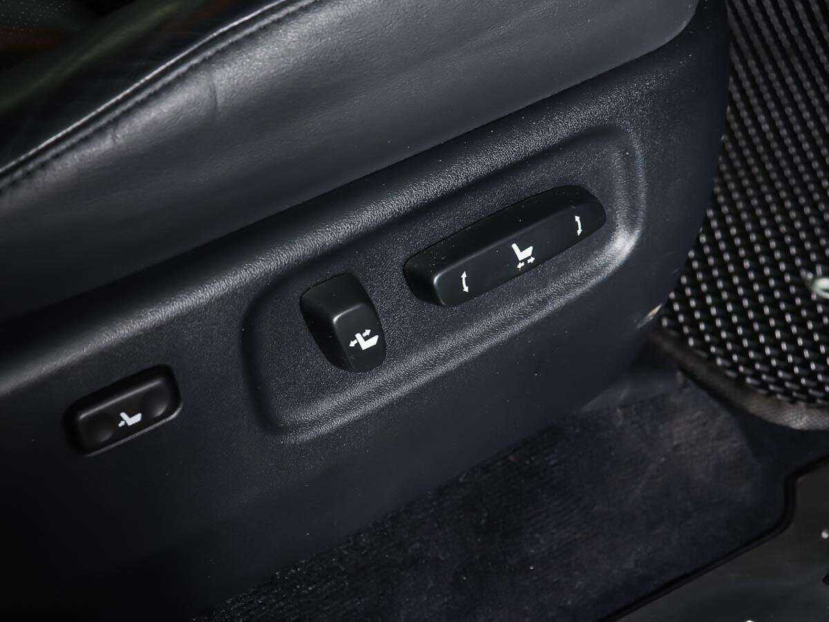 Lexus LX 570, 2011 Фото №17