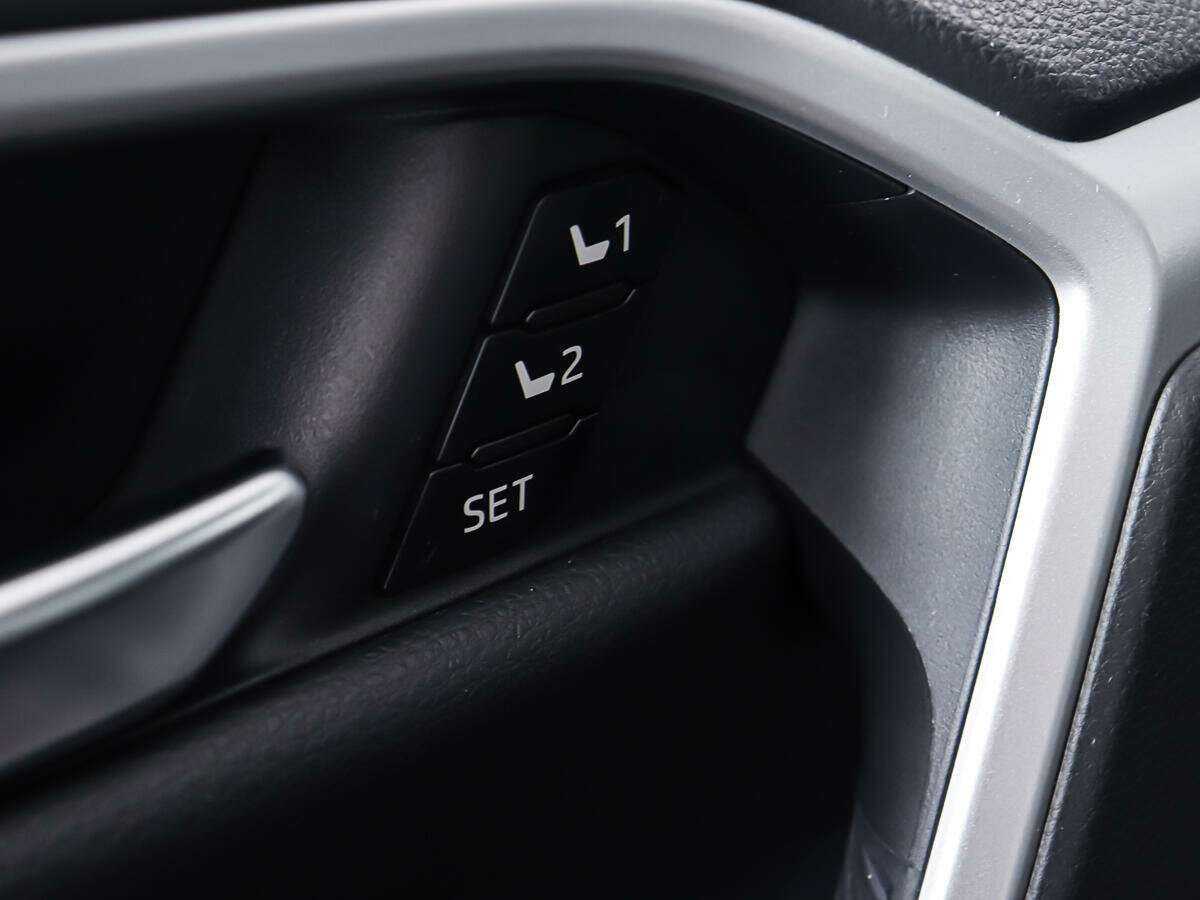 Toyota RAV4, 2021 Фото №15