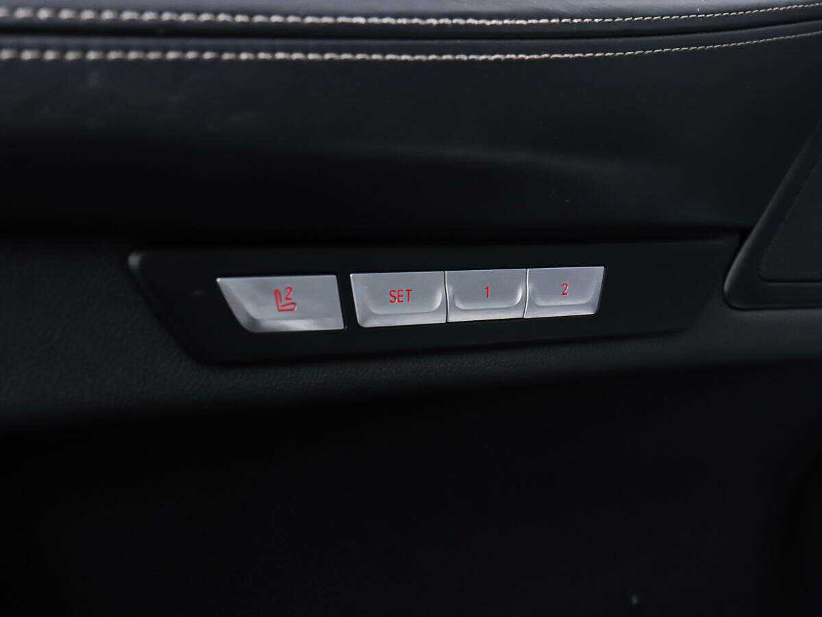 BMW 7 серии 750i xDrive, 2016 Фото №19