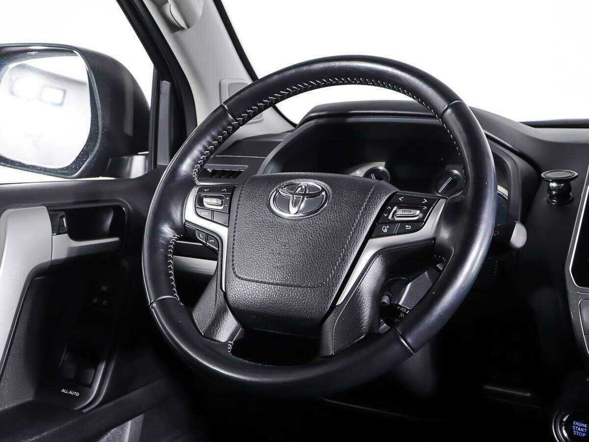 Toyota Land Cruiser Prado, 2017 Фото №15