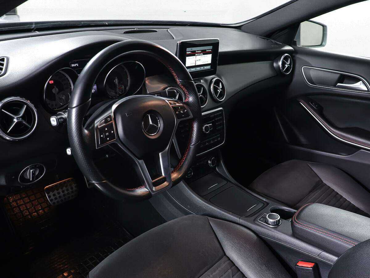 Mercedes-Benz GLA 200, 2015 Фото №11