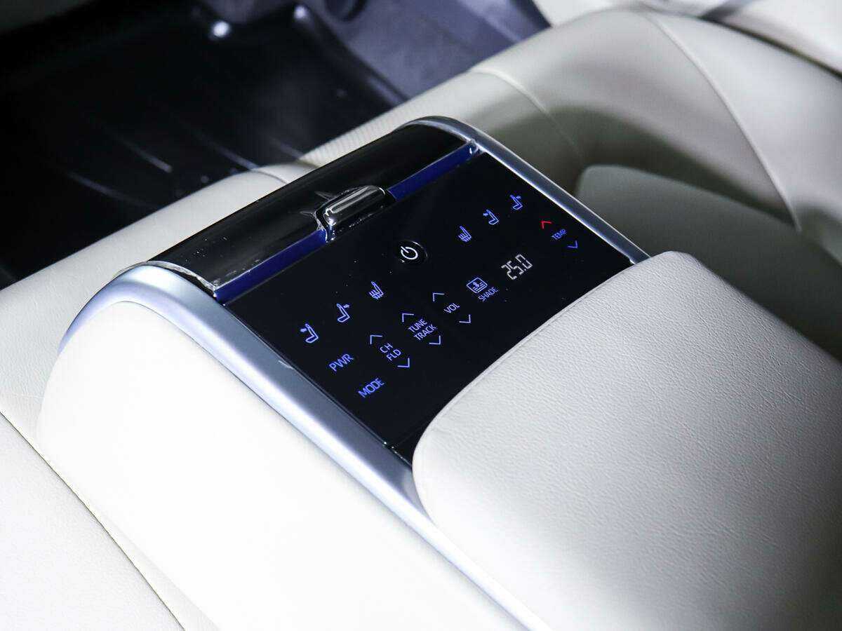 Toyota Camry, 2018 Фото №14