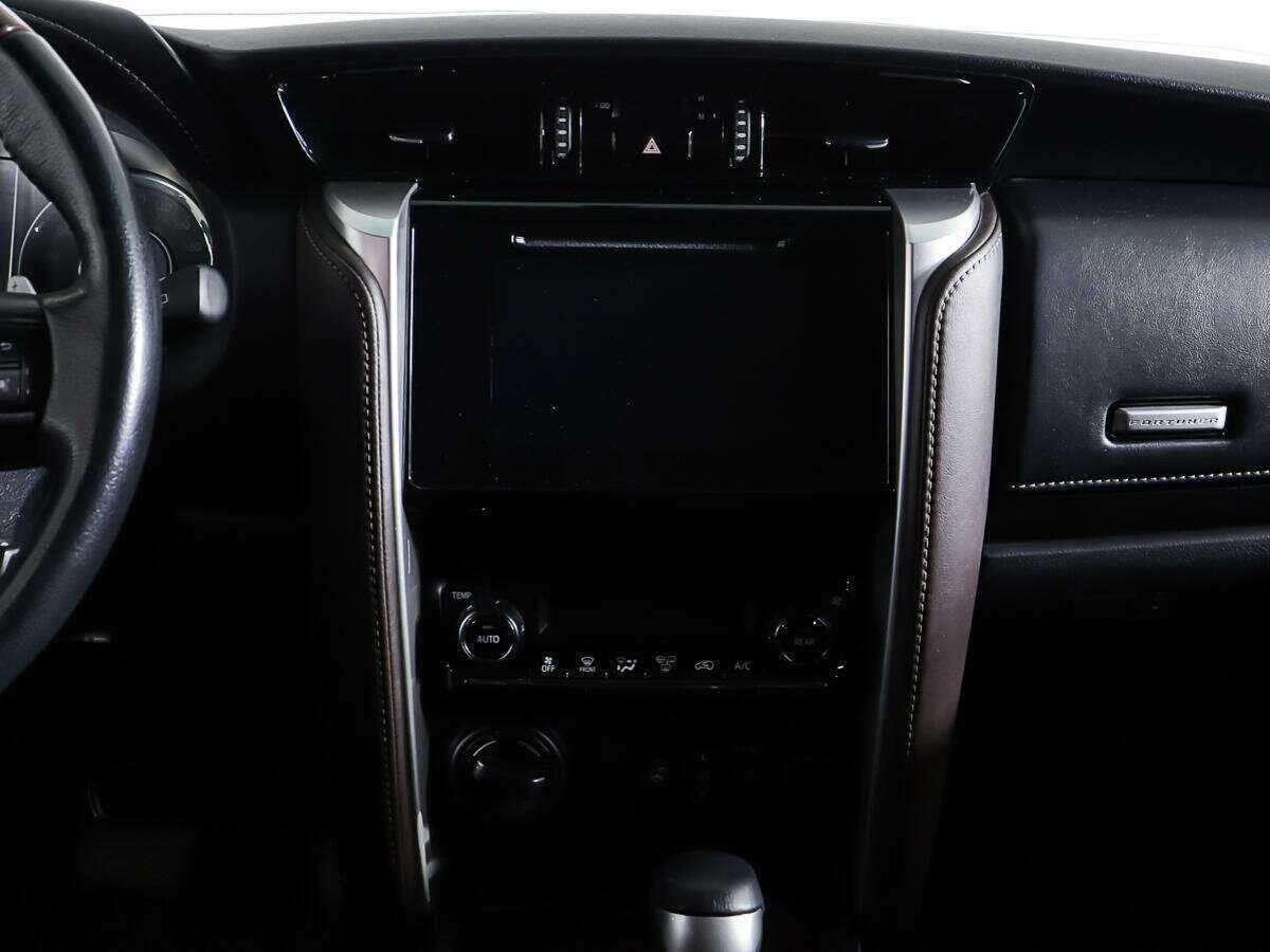 Toyota Fortuner, 2017 Фото №11
