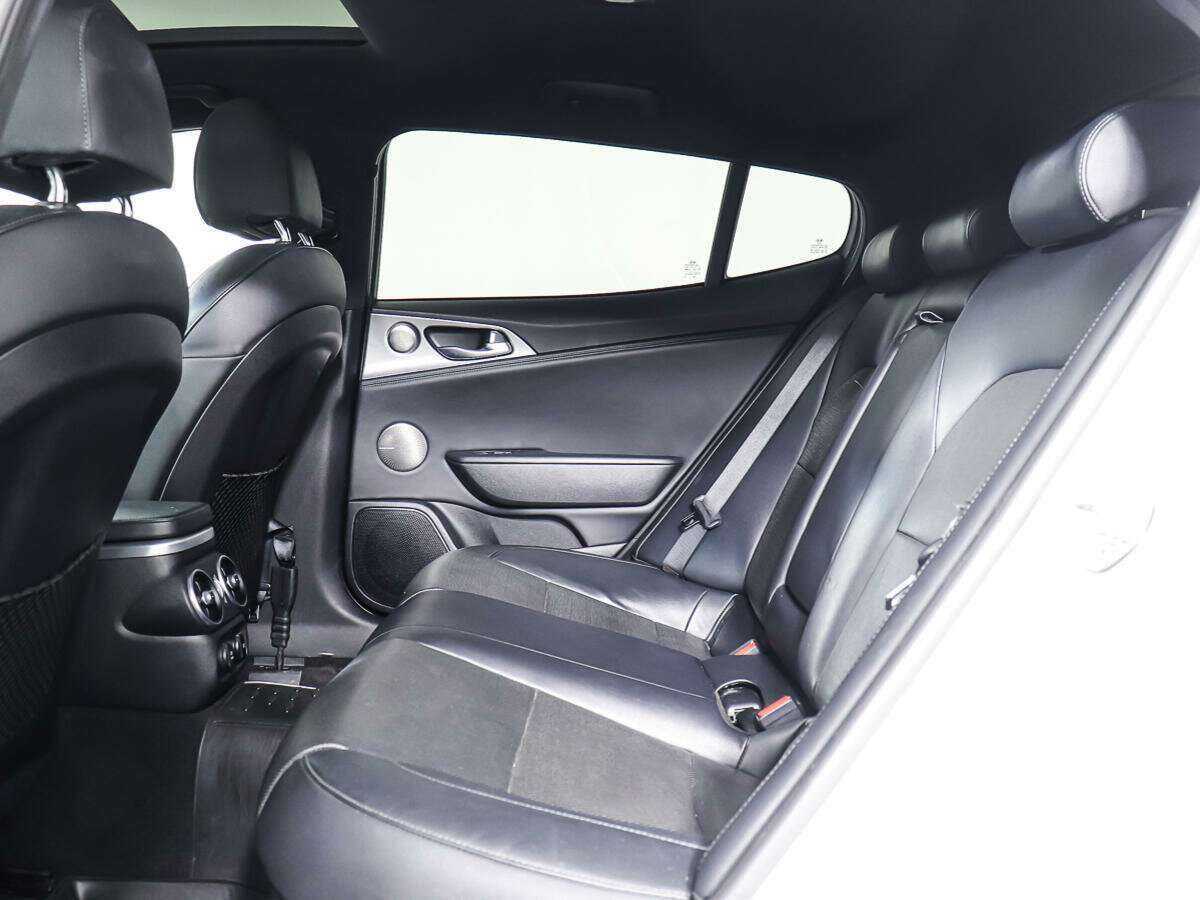 Kia Stinger, 2018 Фото №10