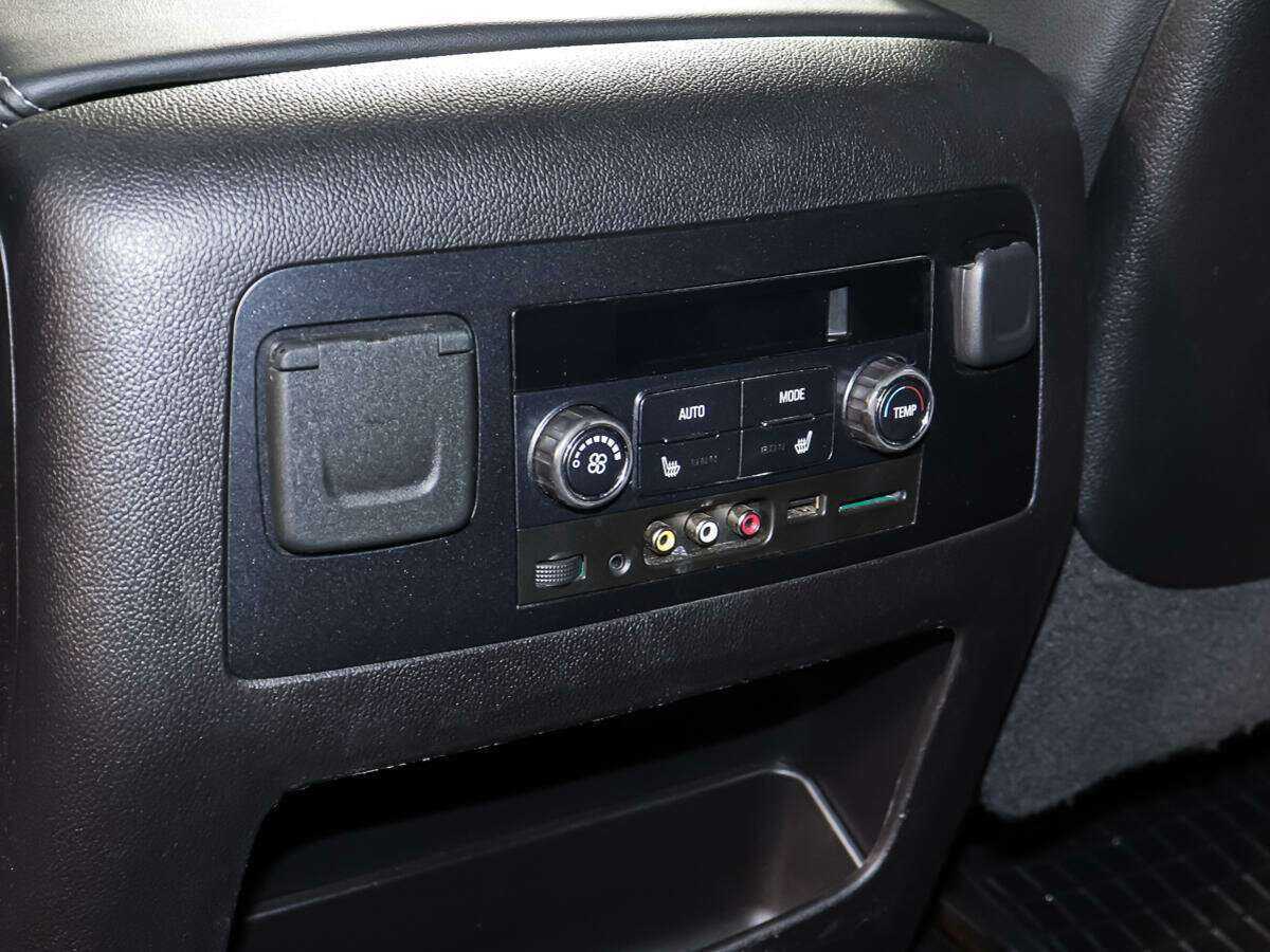 Chevrolet Tahoe, 2016 Фото №17