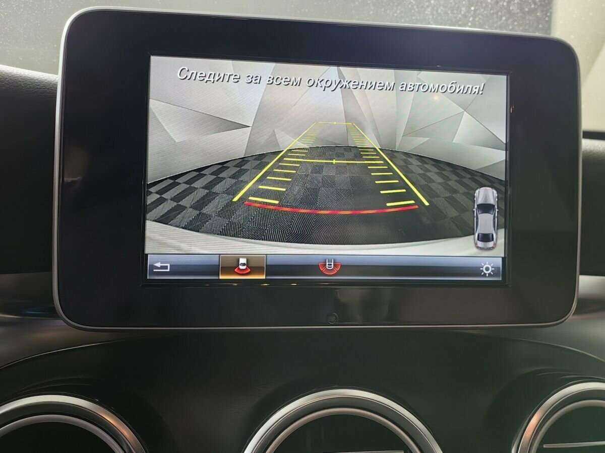 Mercedes-Benz GLC Coupe 300, 2017 Фото №15