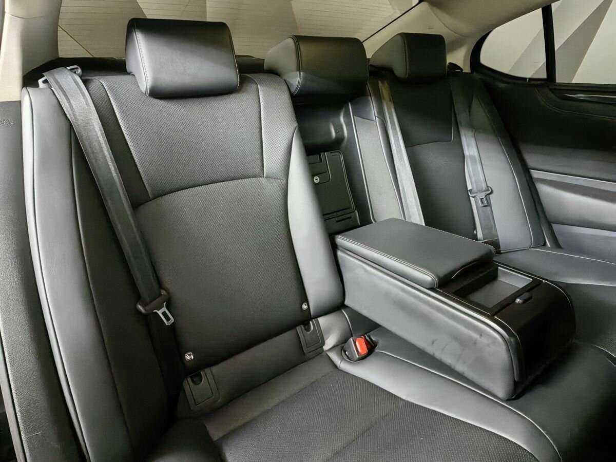Lexus ES 200, 2019 Фото №13