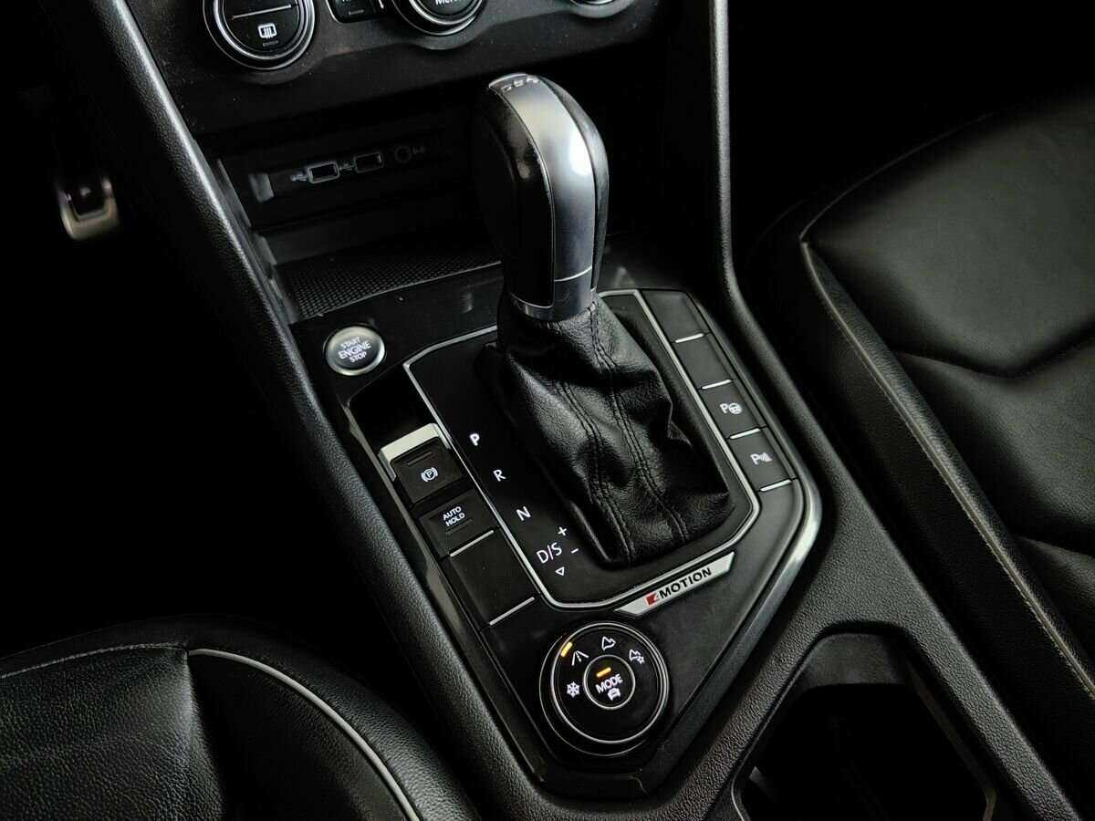 Volkswagen Tiguan, 2018 Фото №14