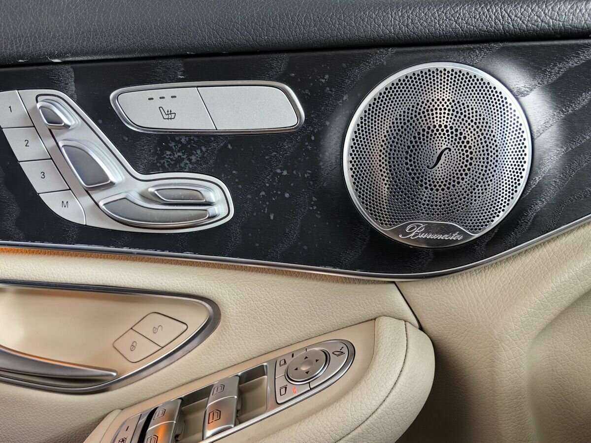 Mercedes-Benz GLC Coupe 300, 2018 Фото №21