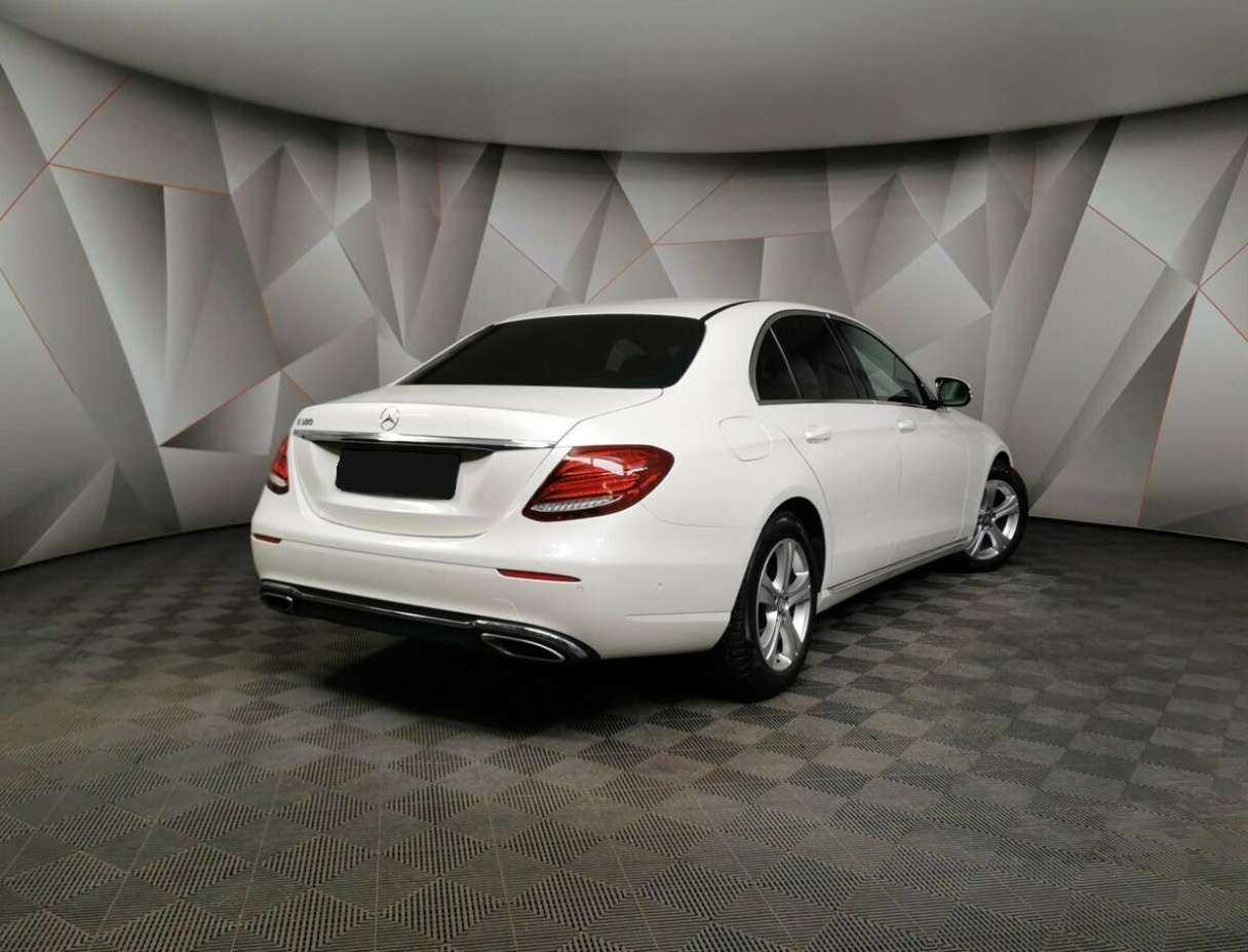 Mercedes-Benz E-Класс 300, 2017 - 77 793 км. | Фото №2