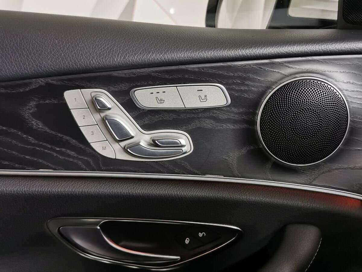 Mercedes-Benz E-Класс 300, 2017 Фото №18